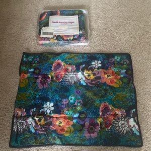 Set of top shams blue